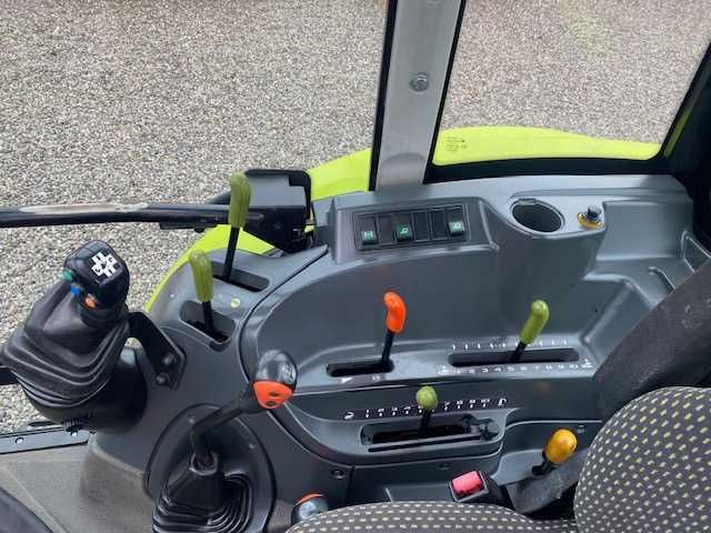 Claas Axos 330 Rok 2012