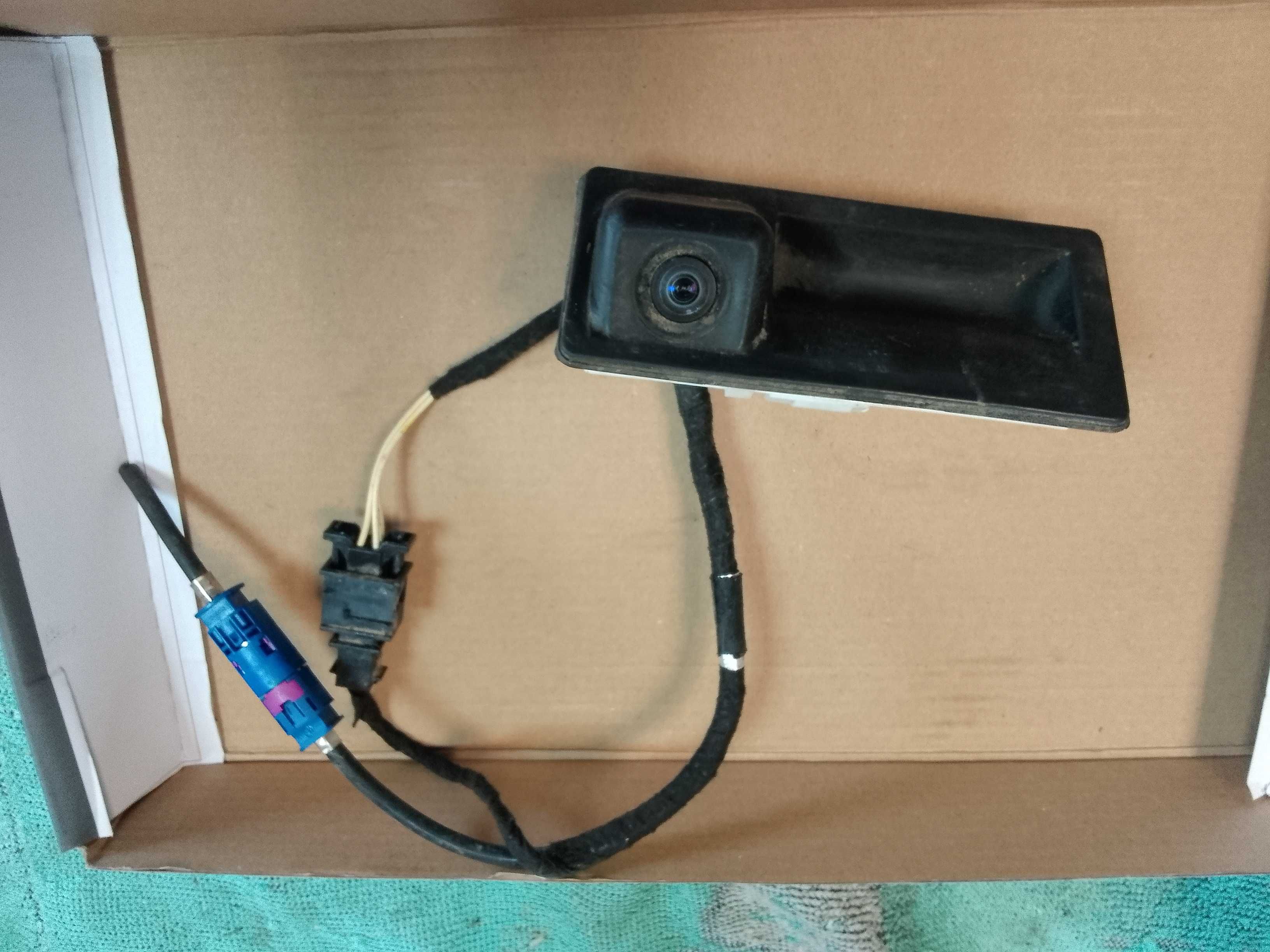 VW PASSAT B6 mikrostyk kamera cofania instalacja