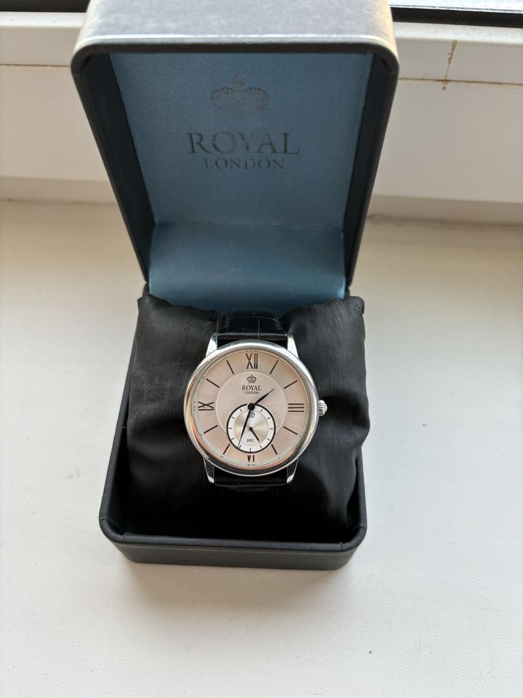 Продам годиник Royal london