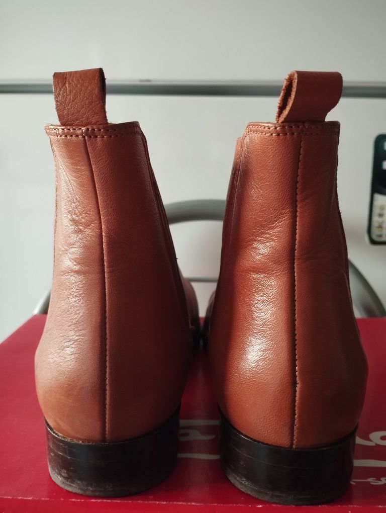 Botas castanhas em pele - Tapadas
