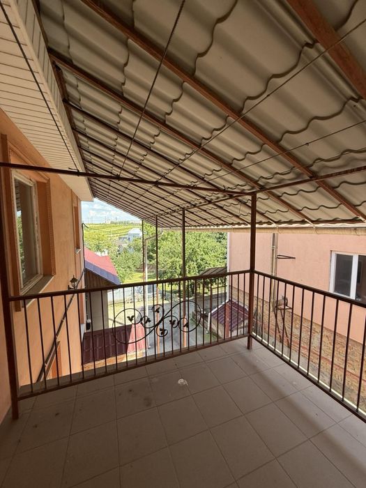 Продаж будинку у жилому стані