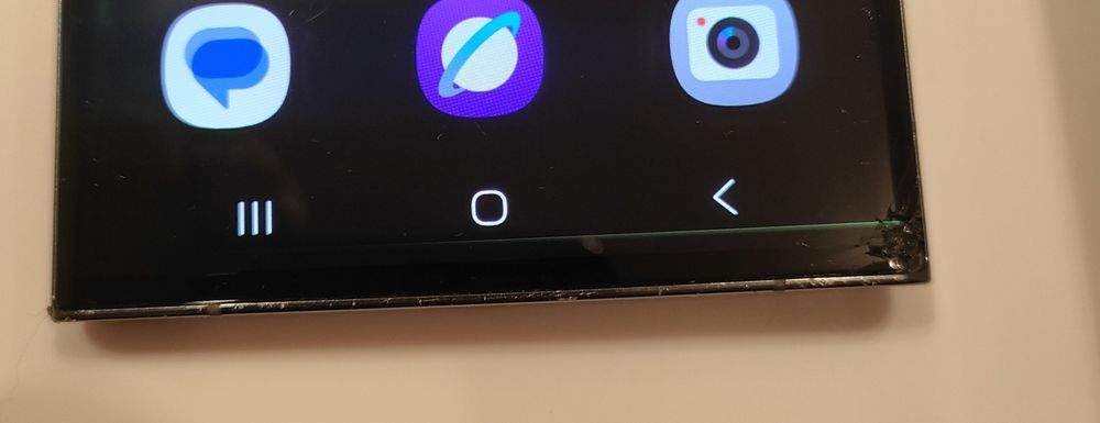 Samsung Galaxy S23 Ultra 256/8 GB sprawny, delikatna kreska na ekranie