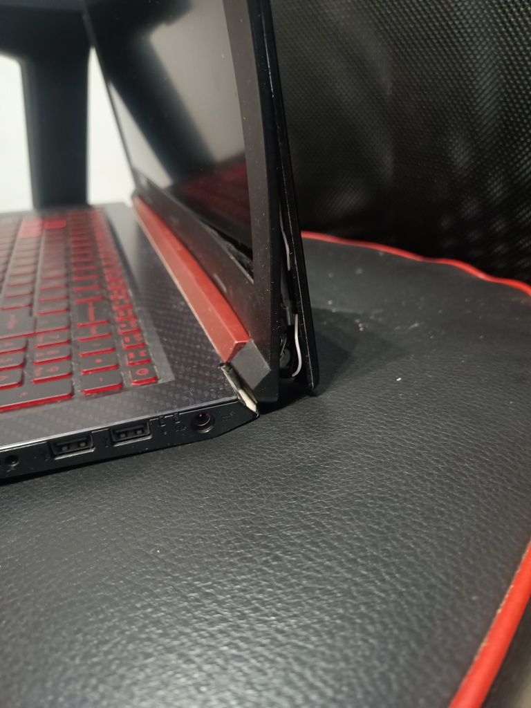 Laptop ( Acer Nitro 5 AN515-42 )