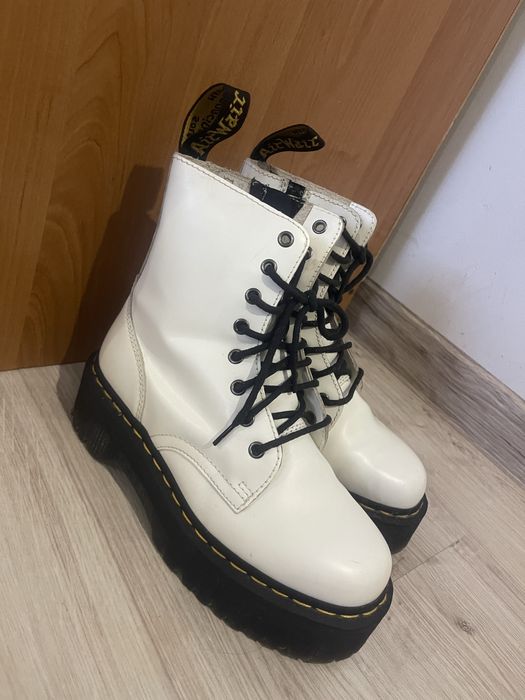 Берци dr. martens Jadon