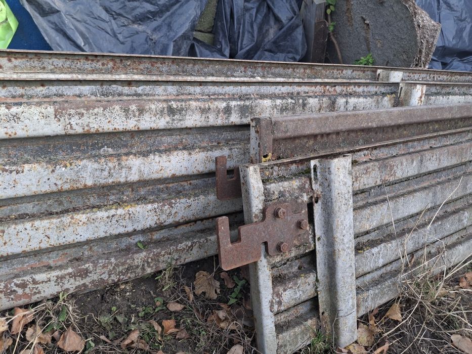 Продаються борти від причіпа 2птс4