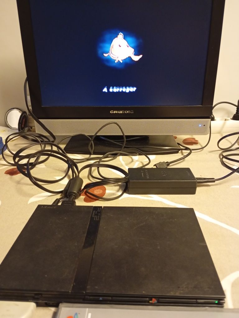 Ps2 Slim com cabos