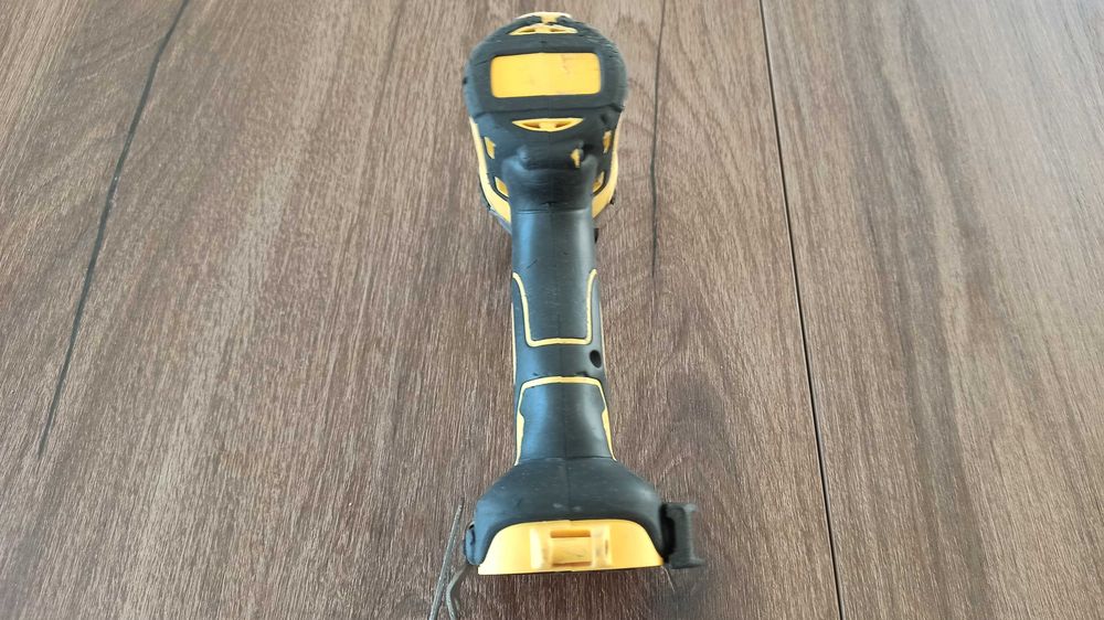 Zakrętarka udarowa DeWalt DCF887N 3 biegi 18V 205Nm Body