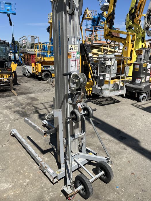 Podnosnik Towarowy montazowy winda Genie slc-24