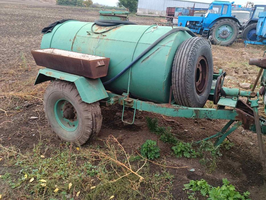 Продам причепну металеву бочку