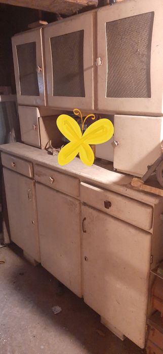 kredens z czasow PRL do renowacji