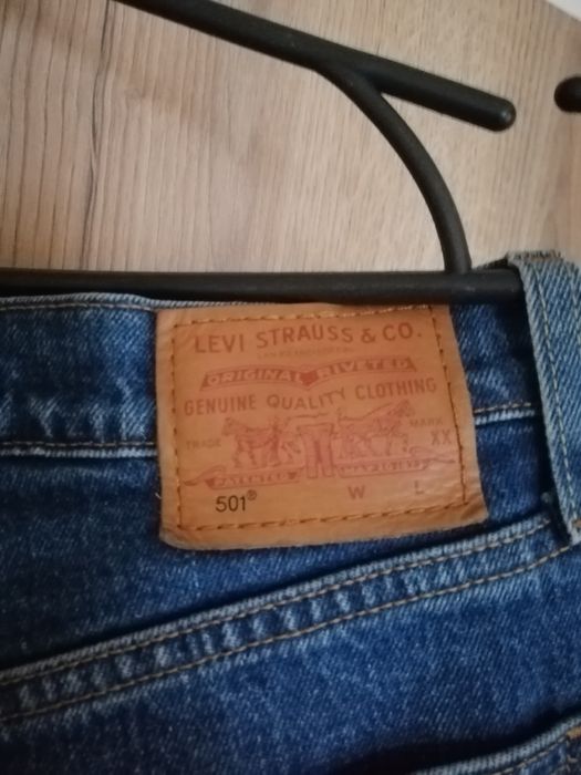 Продам жіночі джинси Levis 501