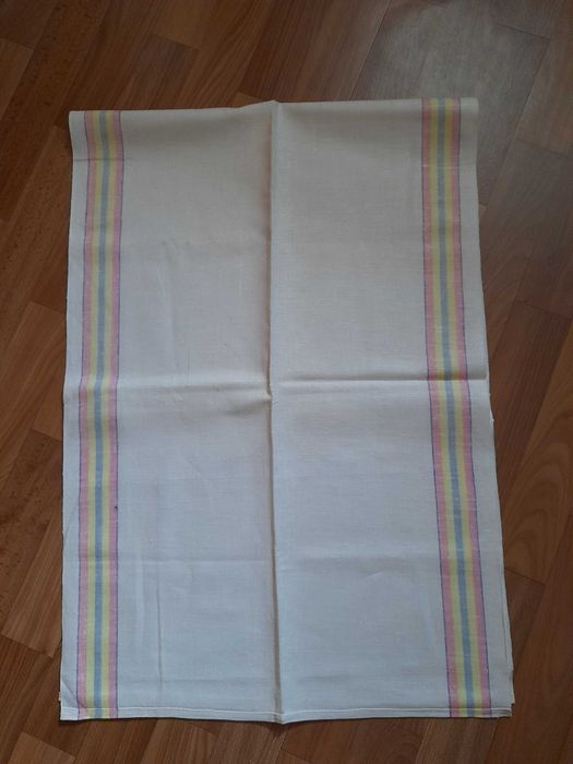 Полотенца льняные и вафельные. Новые