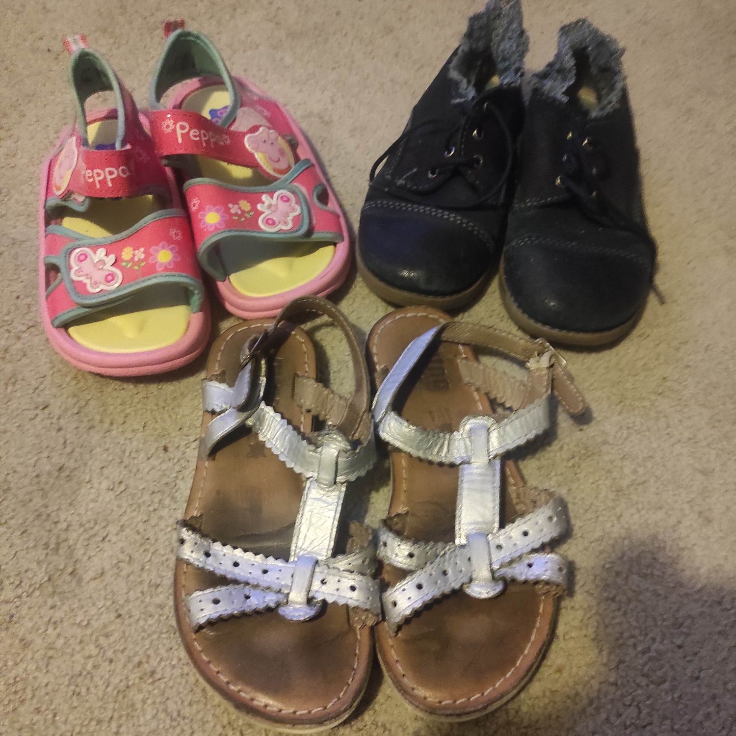 3 pares sapatos/sandalias criança tamanho 28
