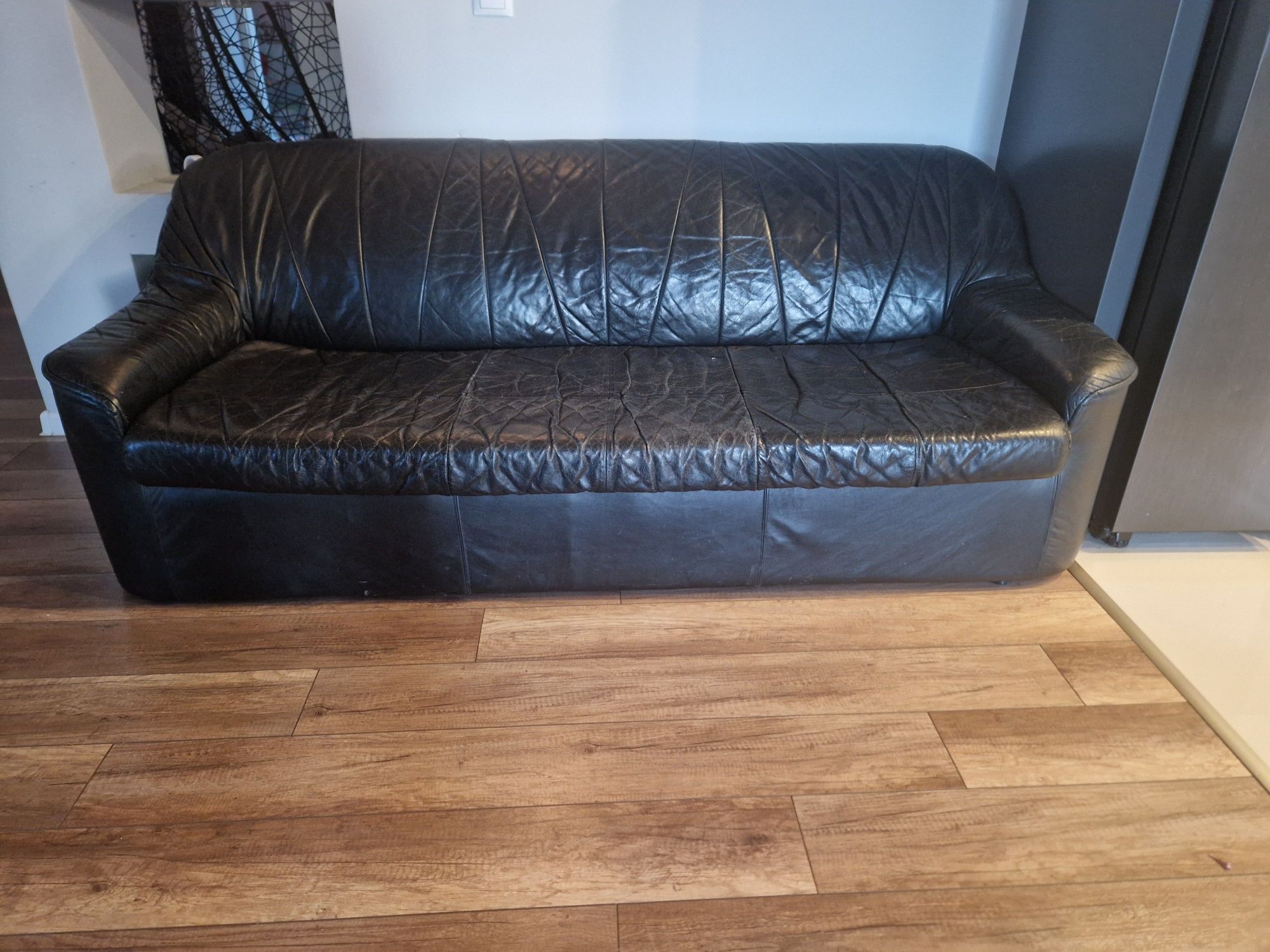 Czarna sofa skóra