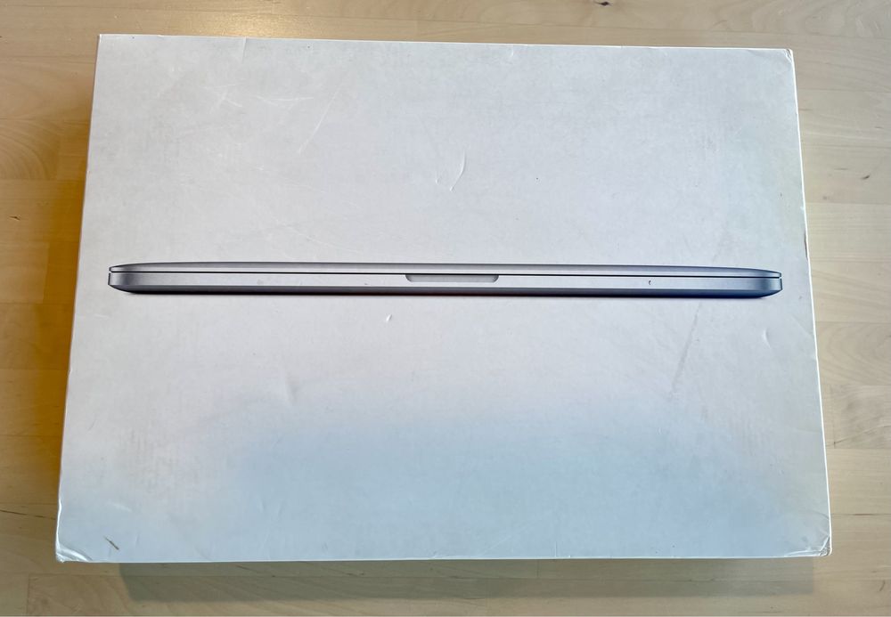 2015 Apple Macbook Pro 15 Retina A1398 i7 2.5GHz SSD 512GB AMD Radeon9