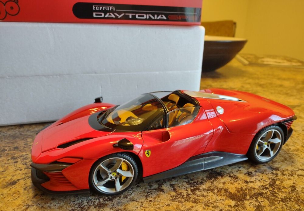 Ferrari SP3 Daytona 1/18