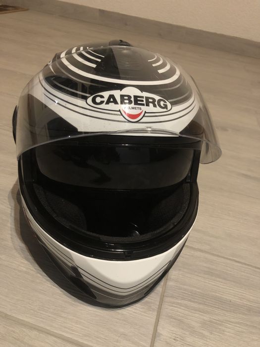 Продам мотошолом Caberg