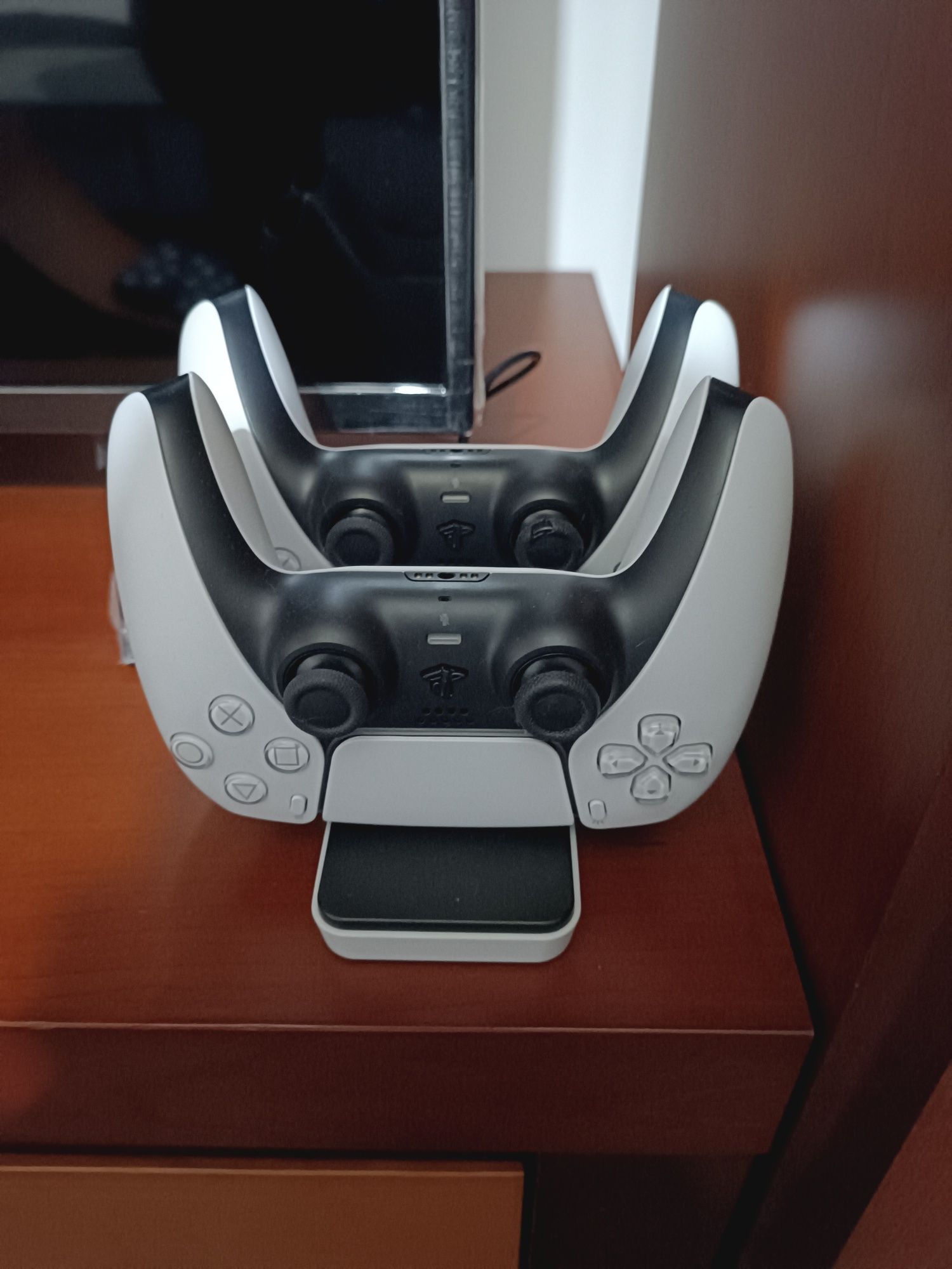 PlayStation 5 825GB