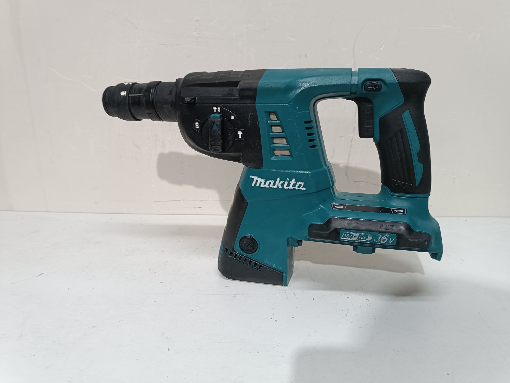 Makita DHR 264 акумуляторний перфоратор Макіта