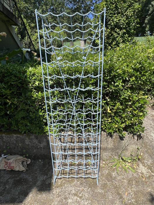 Garrafeira para parede