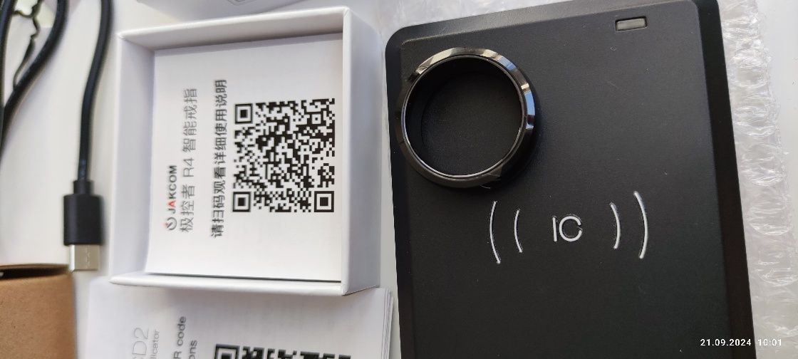 Obrączka smart ring stacja do dekodowania i kodowania