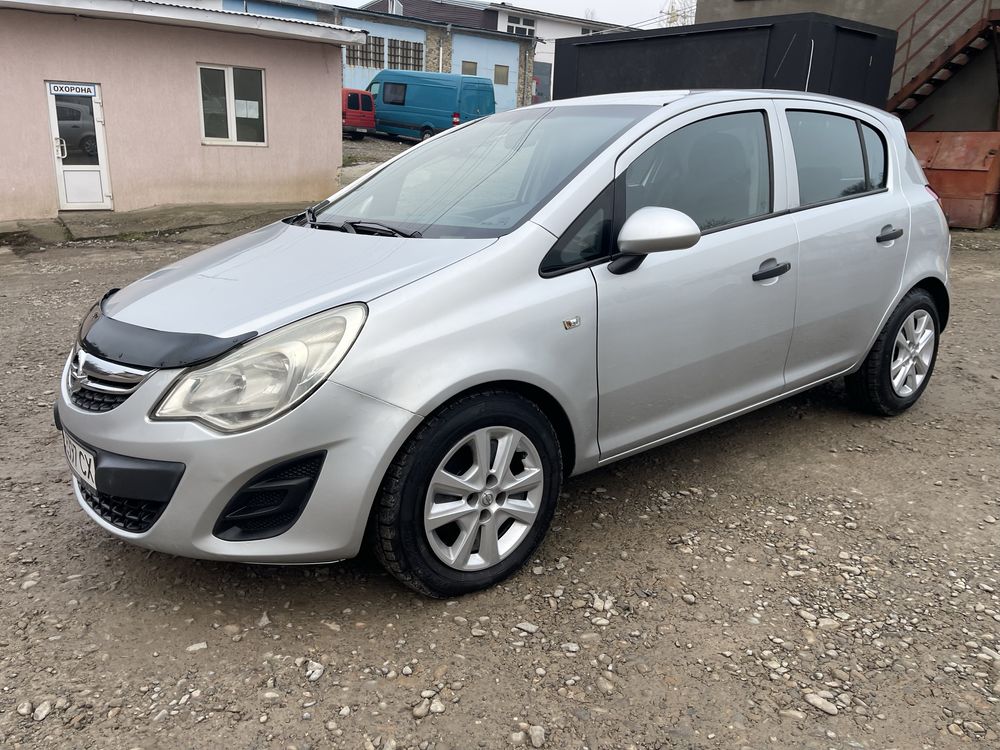 Продам  обмен Opel Corsa 1.2  бензин 5 дверный