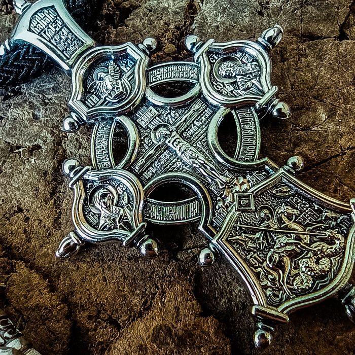 Хрестик срібний чоловічий з шовковим шнурком