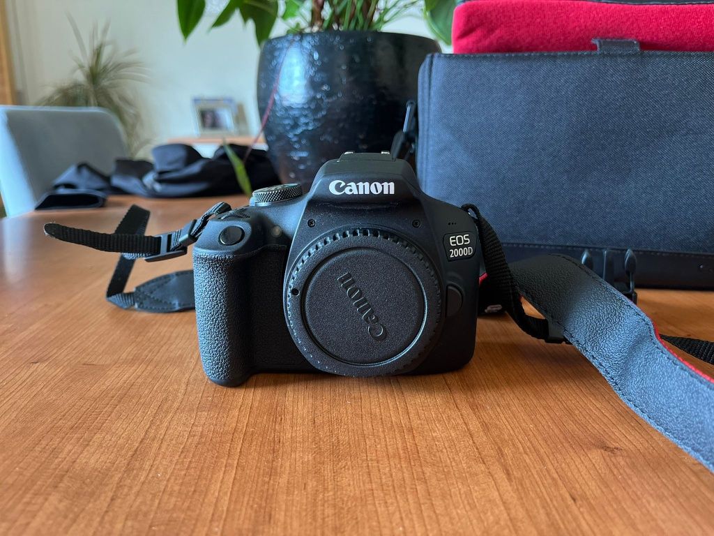 Câmara fotográfica Canon 2000d
