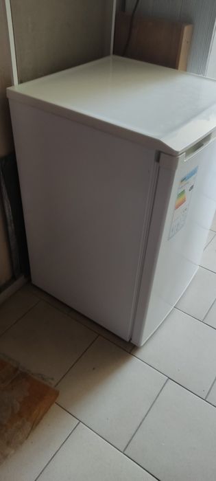 Продам морозильную камеру ELENBERG FR86