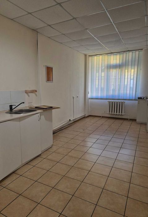 Приміщення під офіс/салон по вул. Генерала Момота (Луначарського)