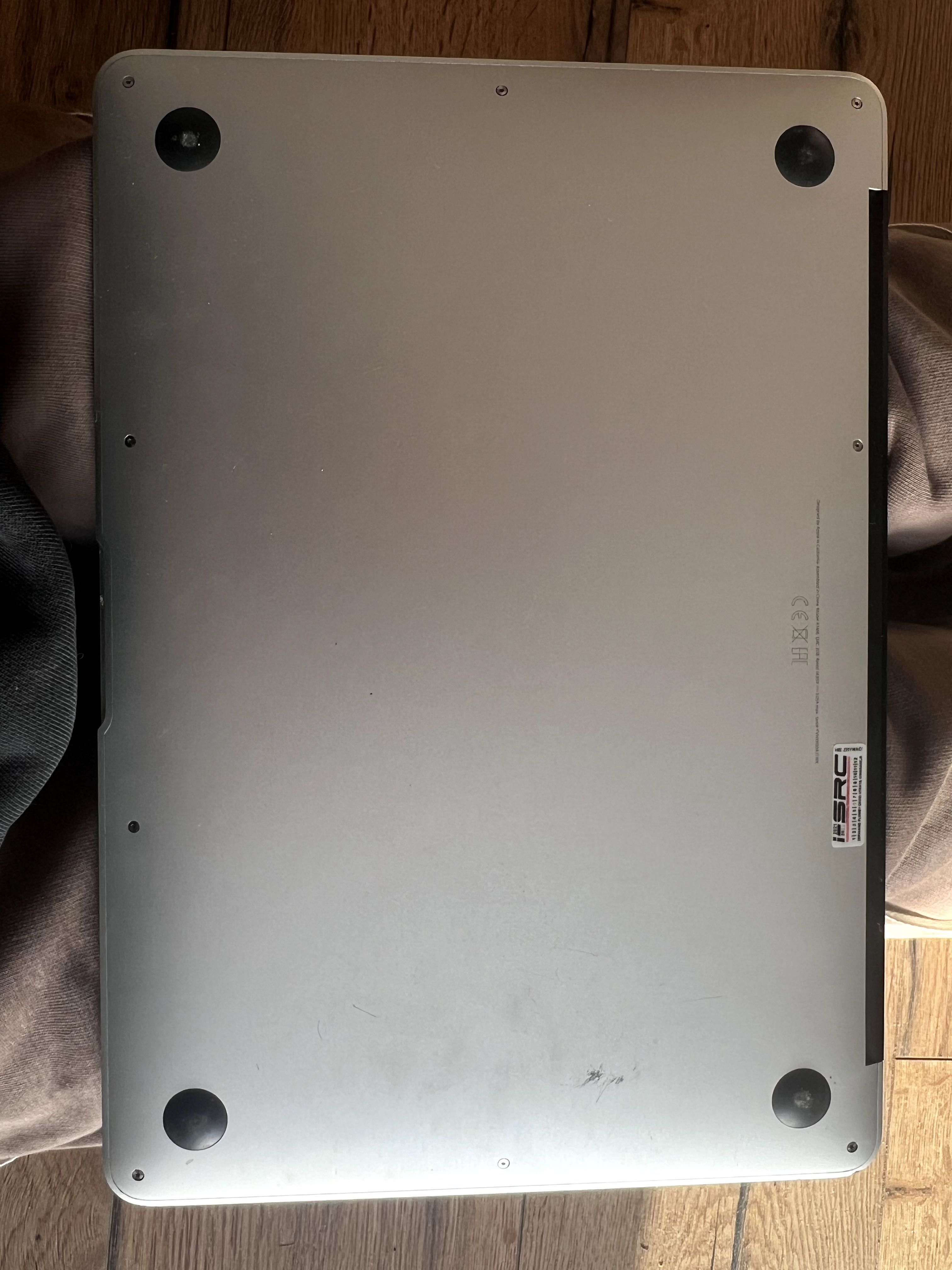 Sprzedam MacBook Air z 2017 r