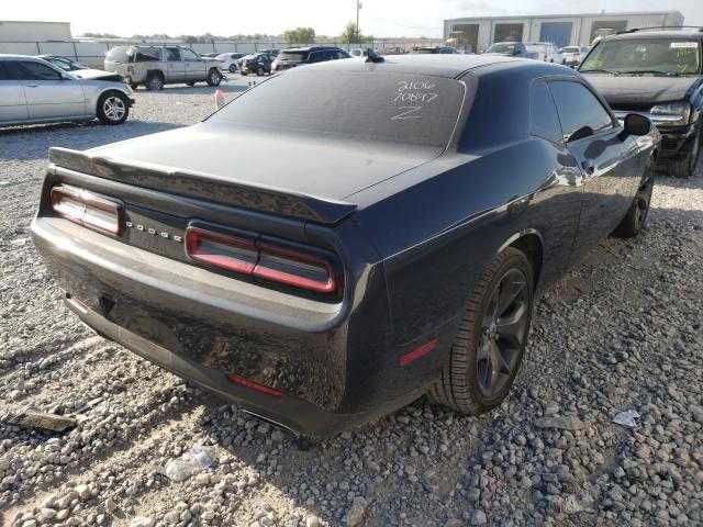 Dodge Challenger  капот