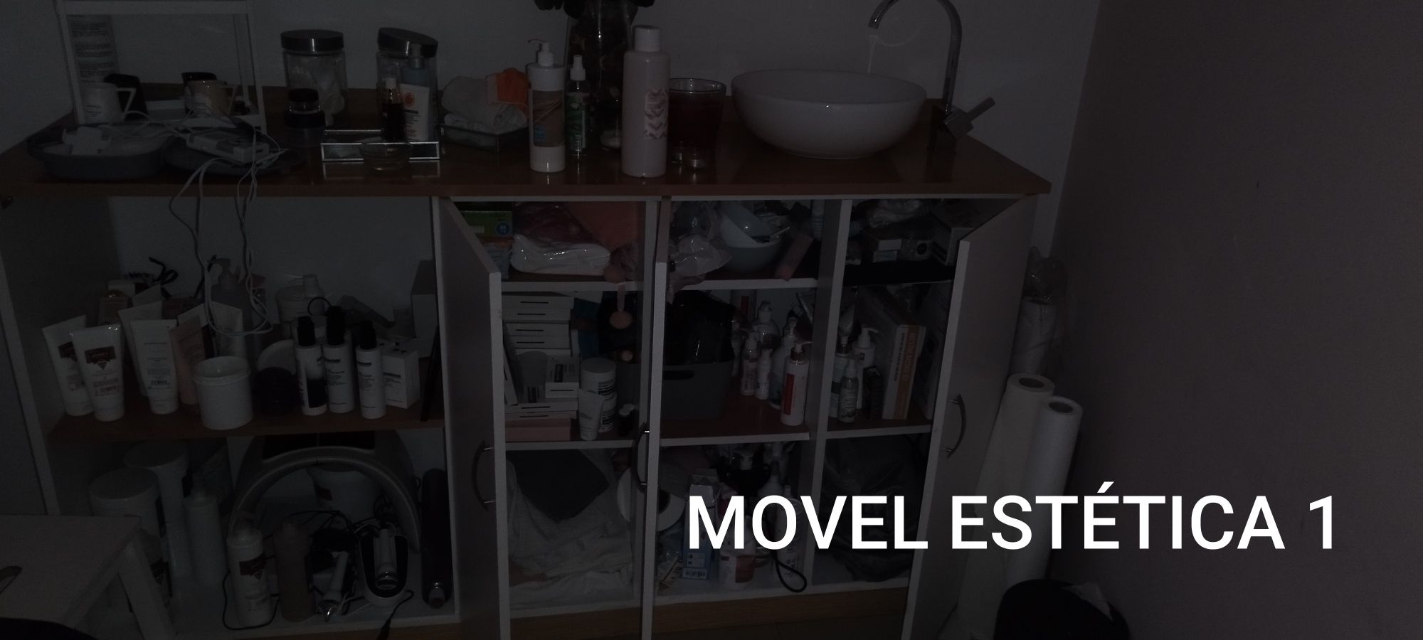 Mobiliario de ESTETICA estantes
