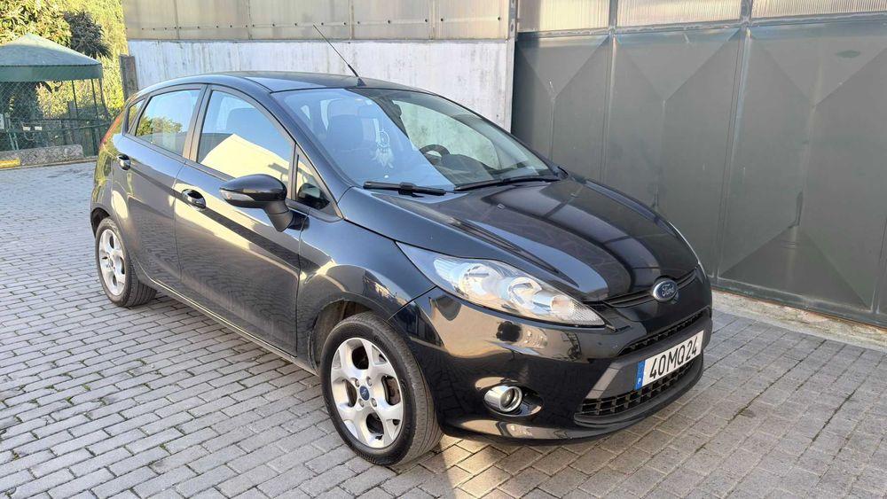 Vendo Ford Fiesta