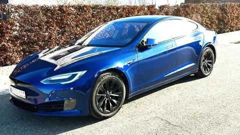 Tesla Model S 90D