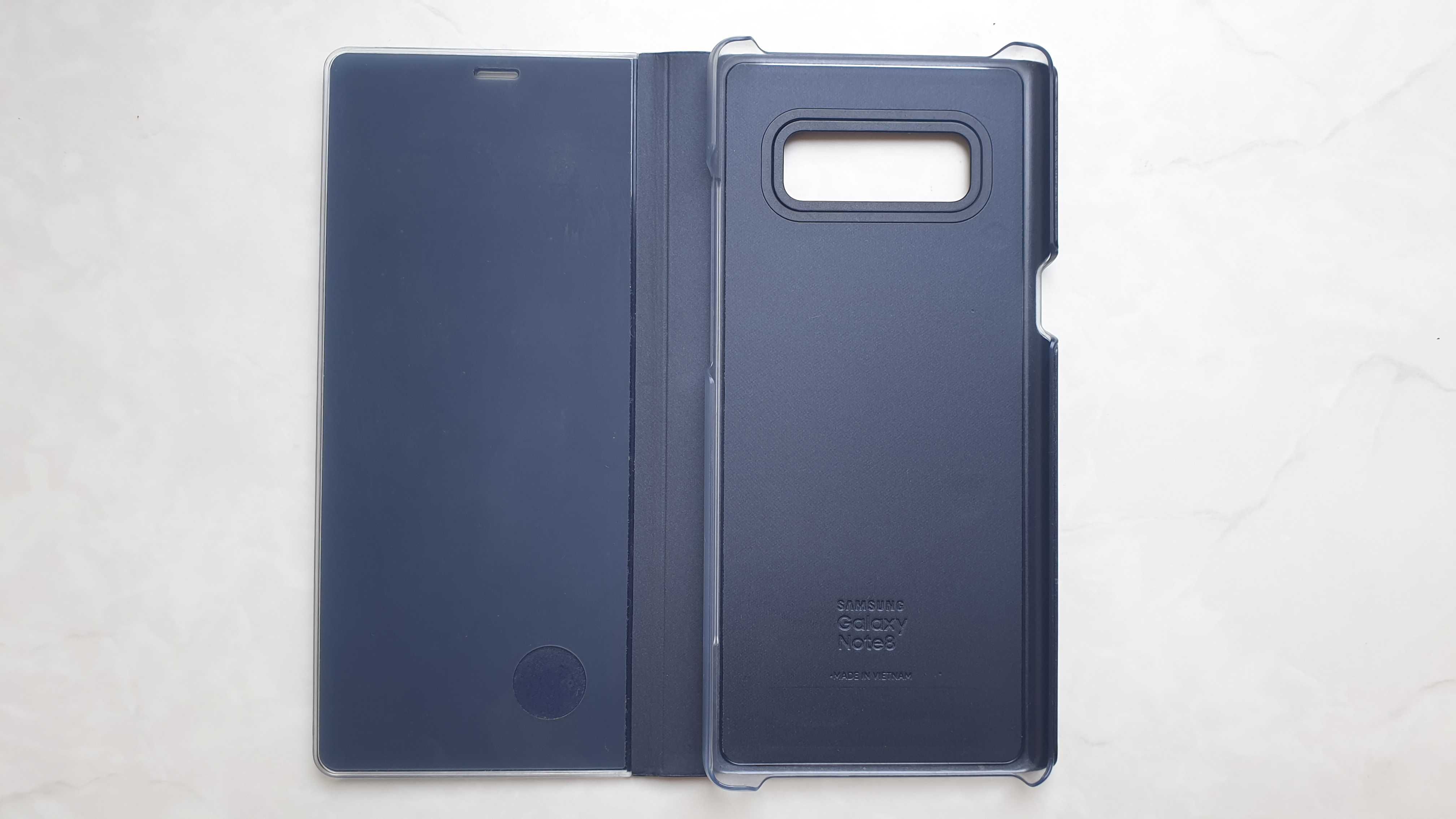 Продам родной чехол-книжку на  Samsung Note 8