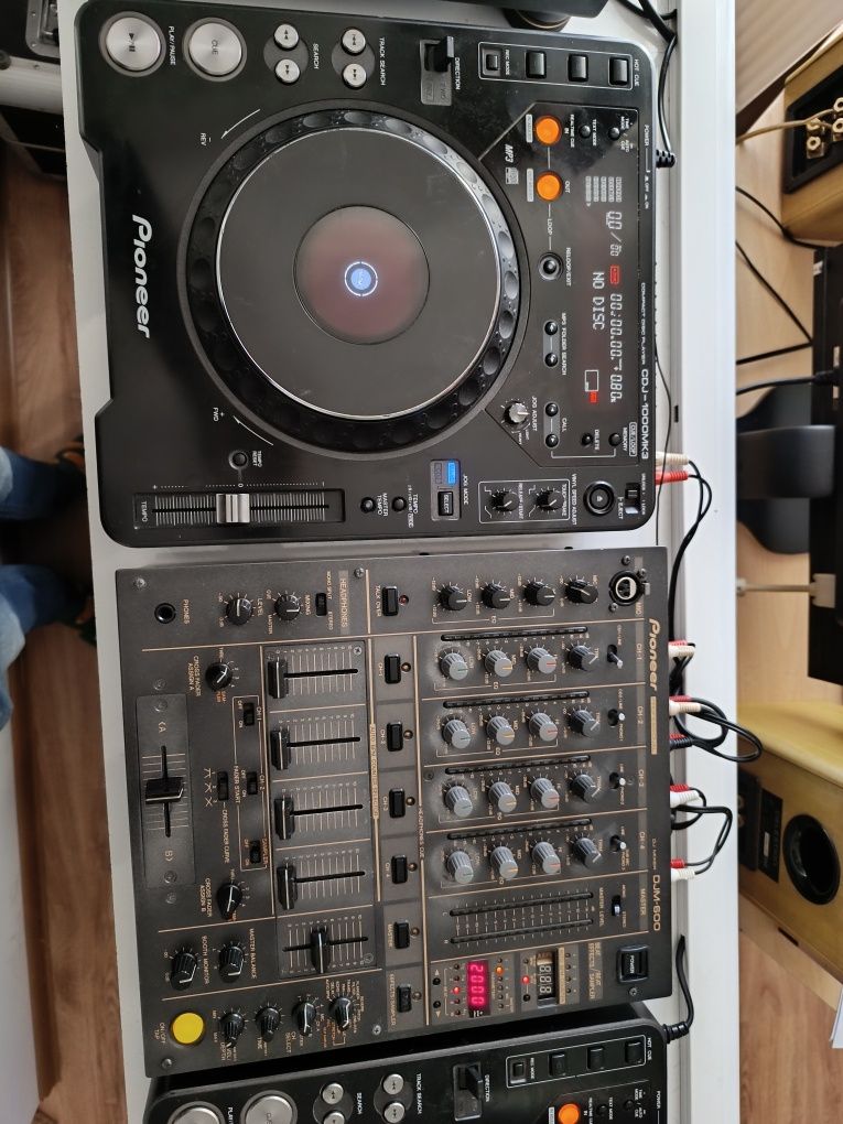 3 x Pioneer CDJ1000 MK3 + Mixer Pioneer DJM600