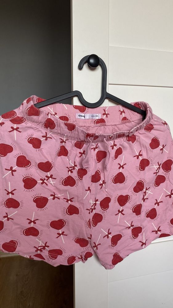 Piżama damska sinsay różowa krótkie spodenki i tshirt