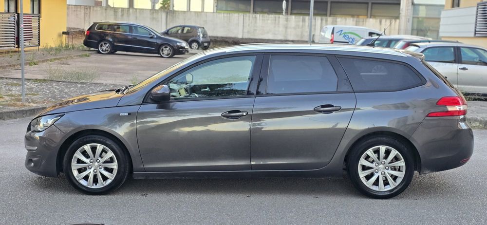 Peugeot 308 1.6 HDI Allure ano 2017 a diesel