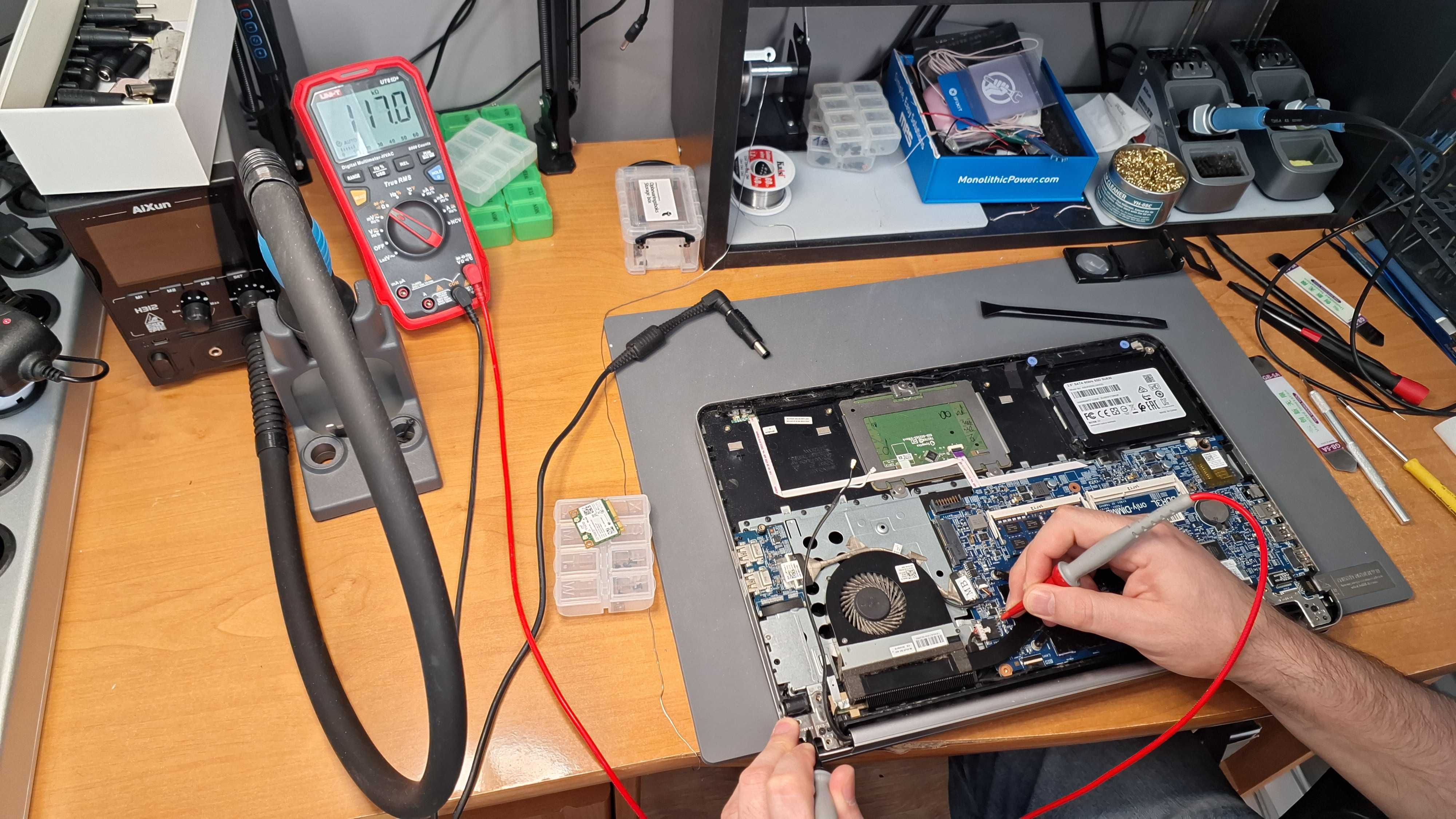 Naprawa laptopów, PC i innej elektroniki w Warszawie