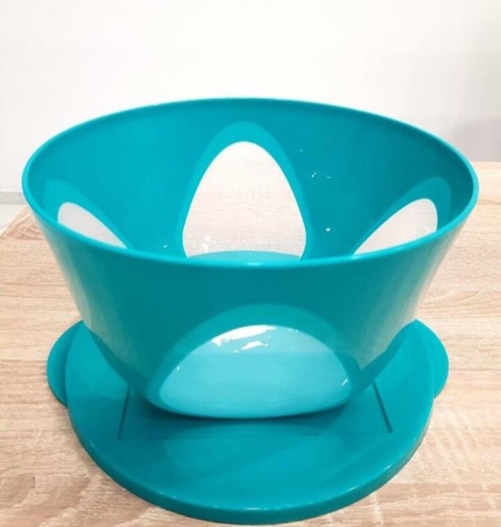 TUPPERWARE pojemniki miseczki