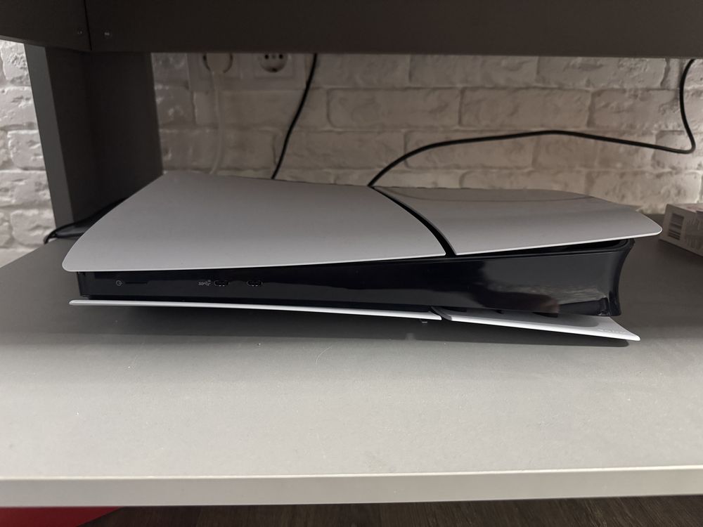 приставка PlayStation 5 Slim Digital Edition з аксесуарами