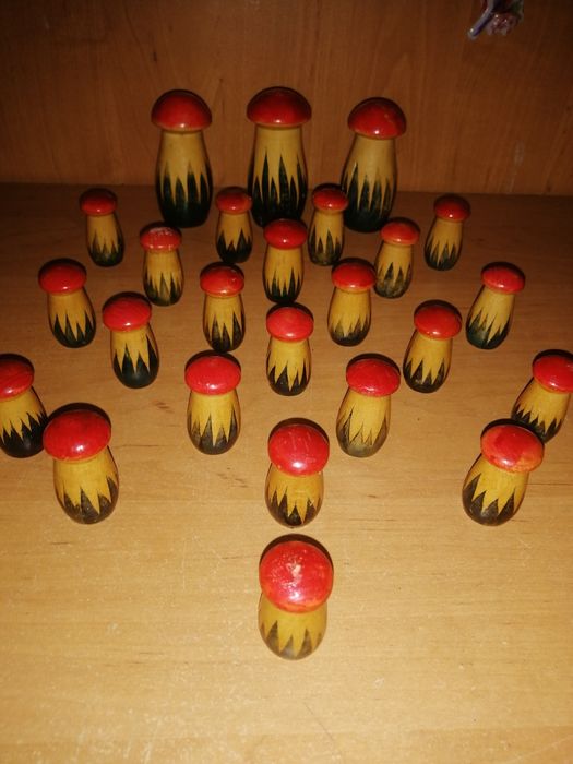 Деревянные игрушки ссср. Счетный материал ссср. Грибочки деревянные.