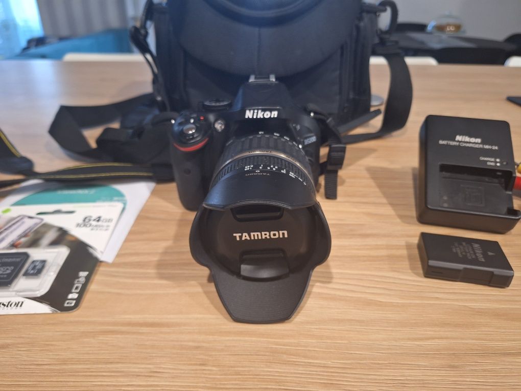 Nikon D5200 + Tamron AF 18-200 - znikomo używany