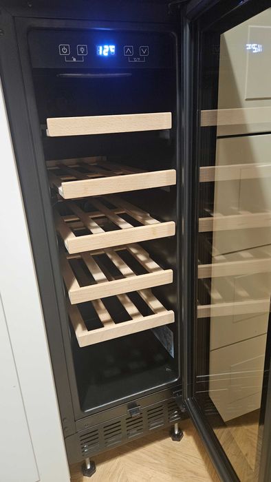 Winiarka, chłodziarka, lodówka do wina - do zabudowy - Cooke&Lewis