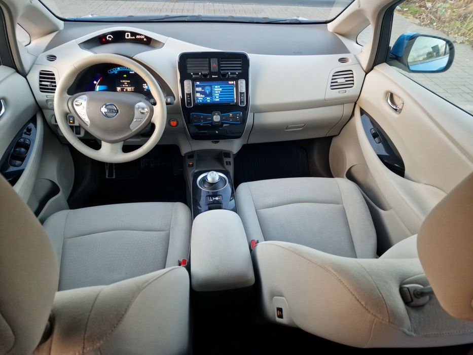 Nissan Leaf 2012рік 112т.км Батарея 10/12