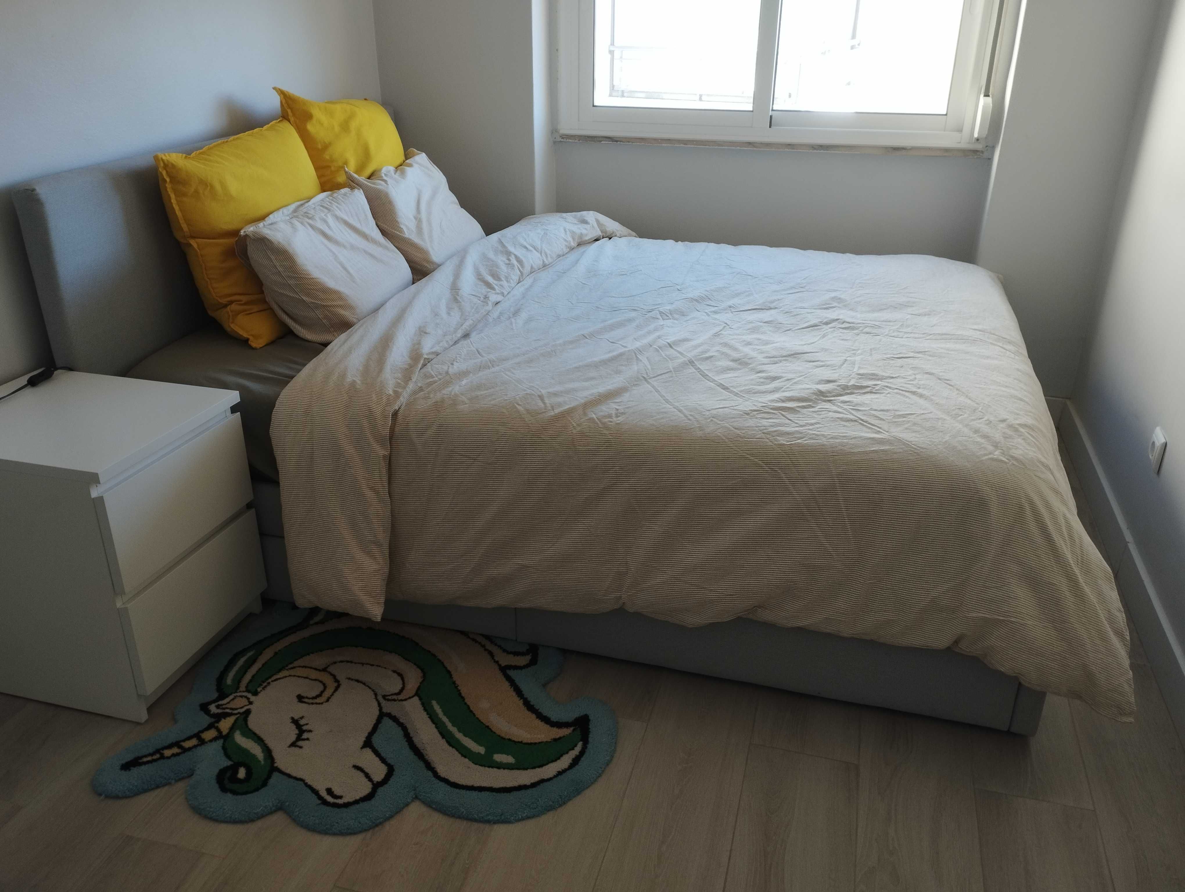 Cama estofada GLADSTAD(IKEA) com caixas de arrumação