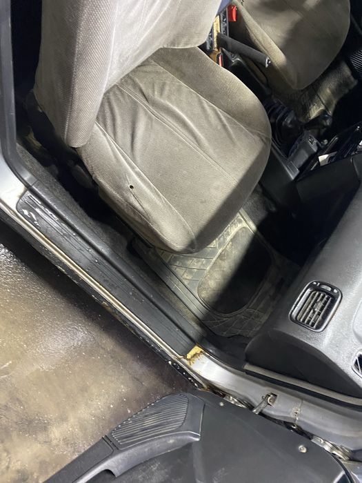 Продам нісан примера