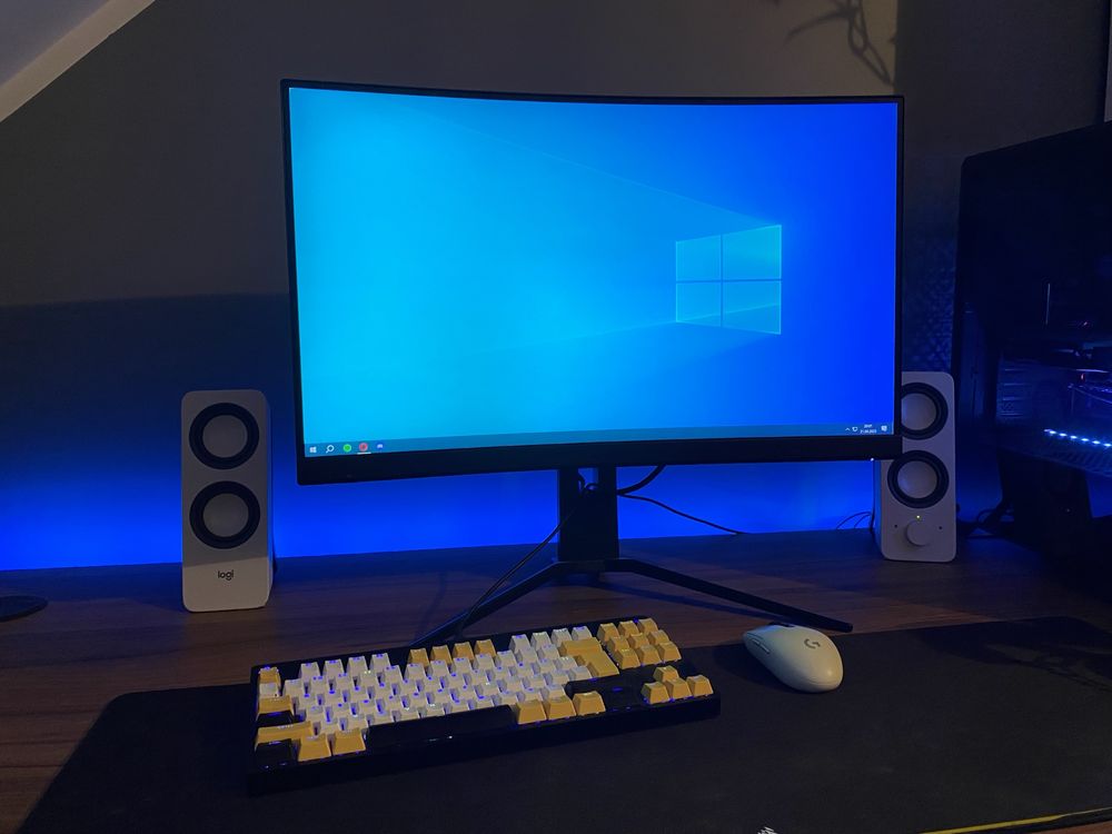 Setup gamingowy, zestaw komputer monitor msi, komunia