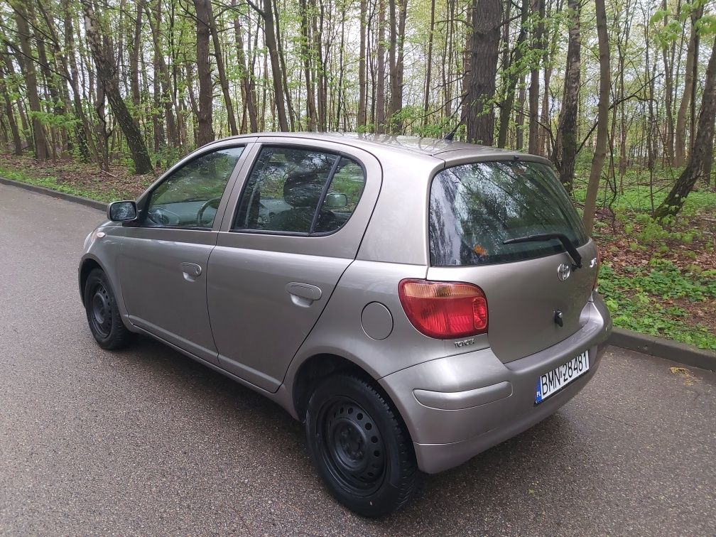 Toyota Yaris benzyna